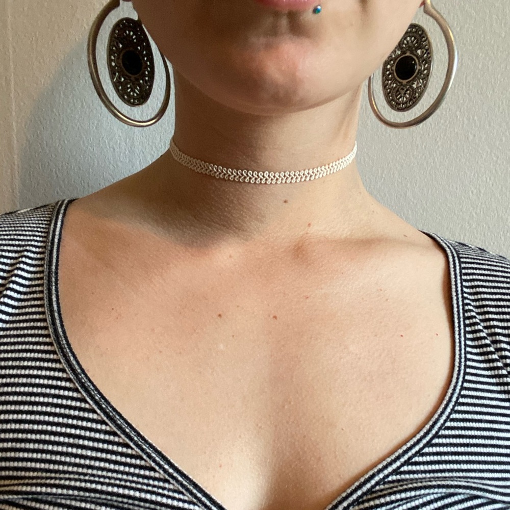 Choker necklace